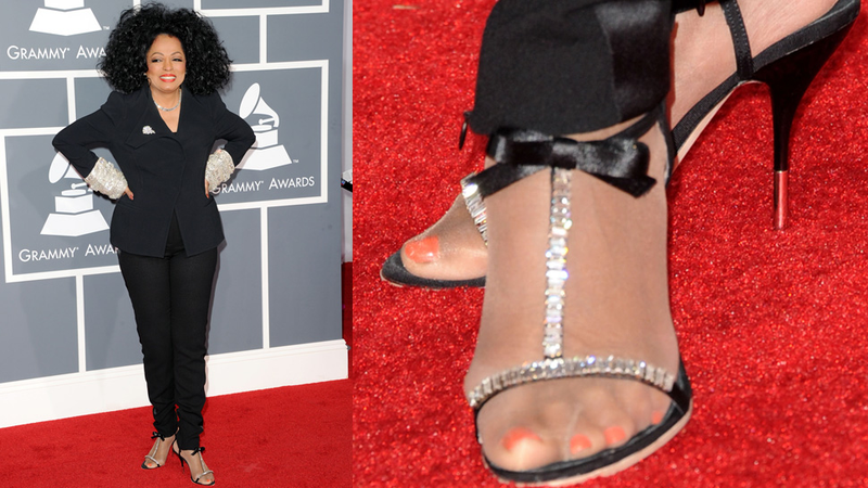 Illustration for article titled Sartorial Inanity Abounds on Grammys Red Carpet